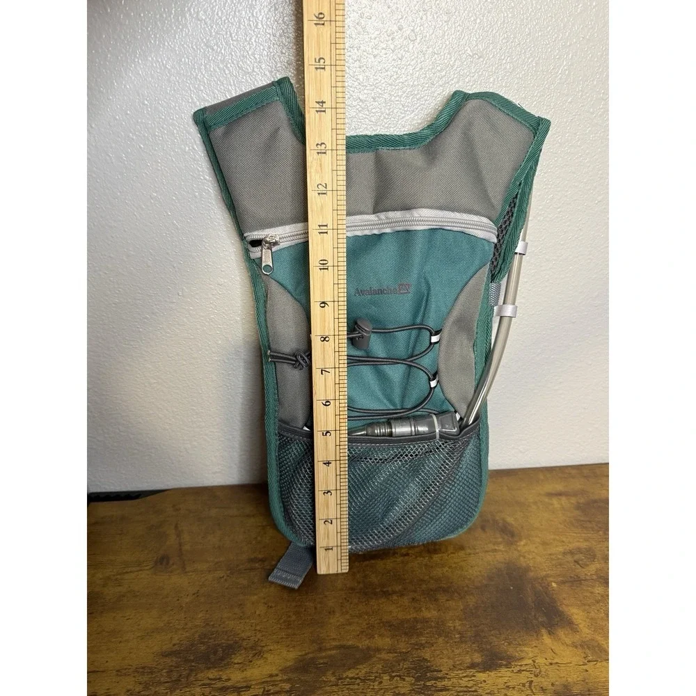 Hydration Bag Interior Liquid Reservoir Avalanche Explorer 34oz Teal & Grey NEW